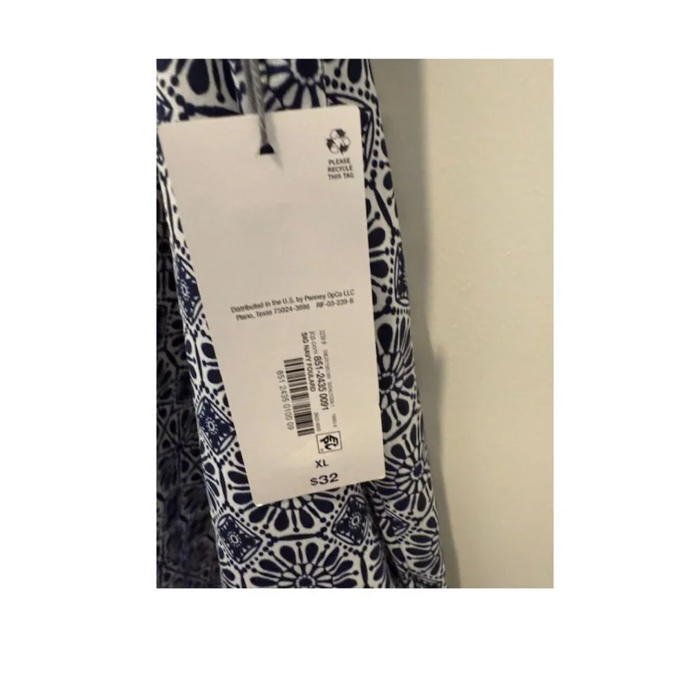 Liz Claiborne Tank Women's Navy and White Size XL Chic and Summer Ready NWT - Picture 4 of 6